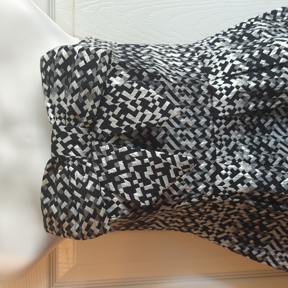 Eva Franco Dress Size 6 Metallic Silver and Black Bow - Picture 3 of 6